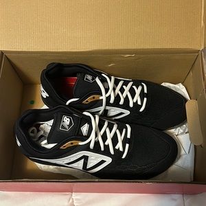Men’s baseball cleats